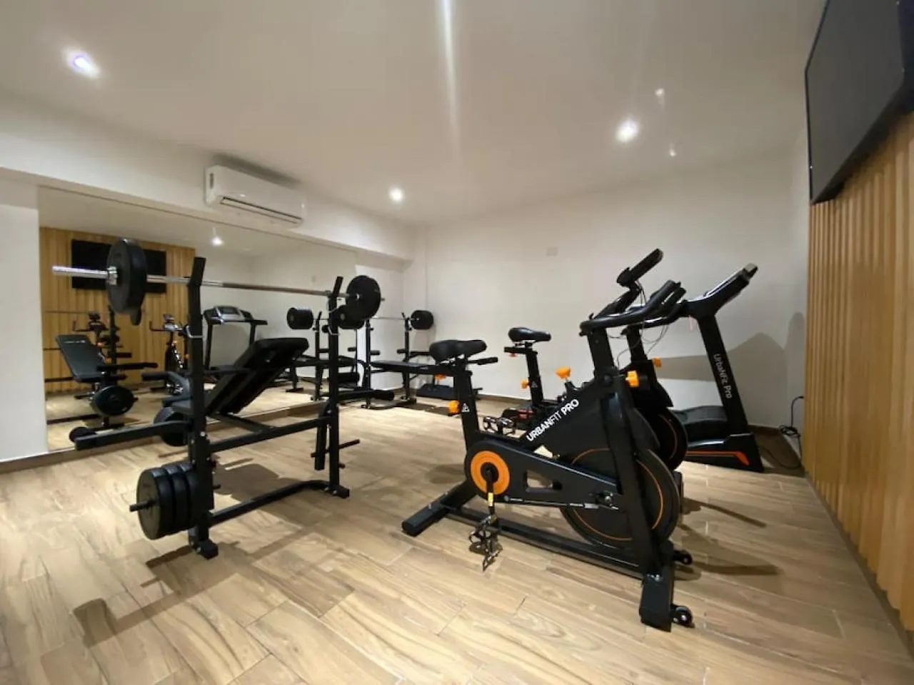 Homy 2Br Apt With Pool, Gym, Terrace, Bbq, Parking Playa del Carmen Apartment
